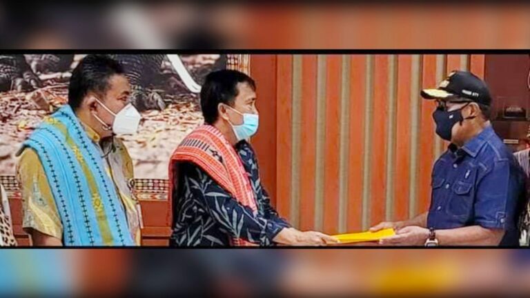 Donasi Kemanusiaan Tiba di NTT, Wagub Josef Nae Soi: Terima Kasih Plt Gubernur dan Masyarakat Sulsel