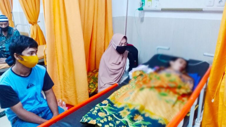 Utus Andalan Sulsel Peduli, Plt Gubernur Bantu Bocah Penderita Tumor Otak di Takalar 3 Utus Andalan Sulsel Peduli, Plt Gubernur Bantu Bocah Penderita Tumor Otak di Takalar