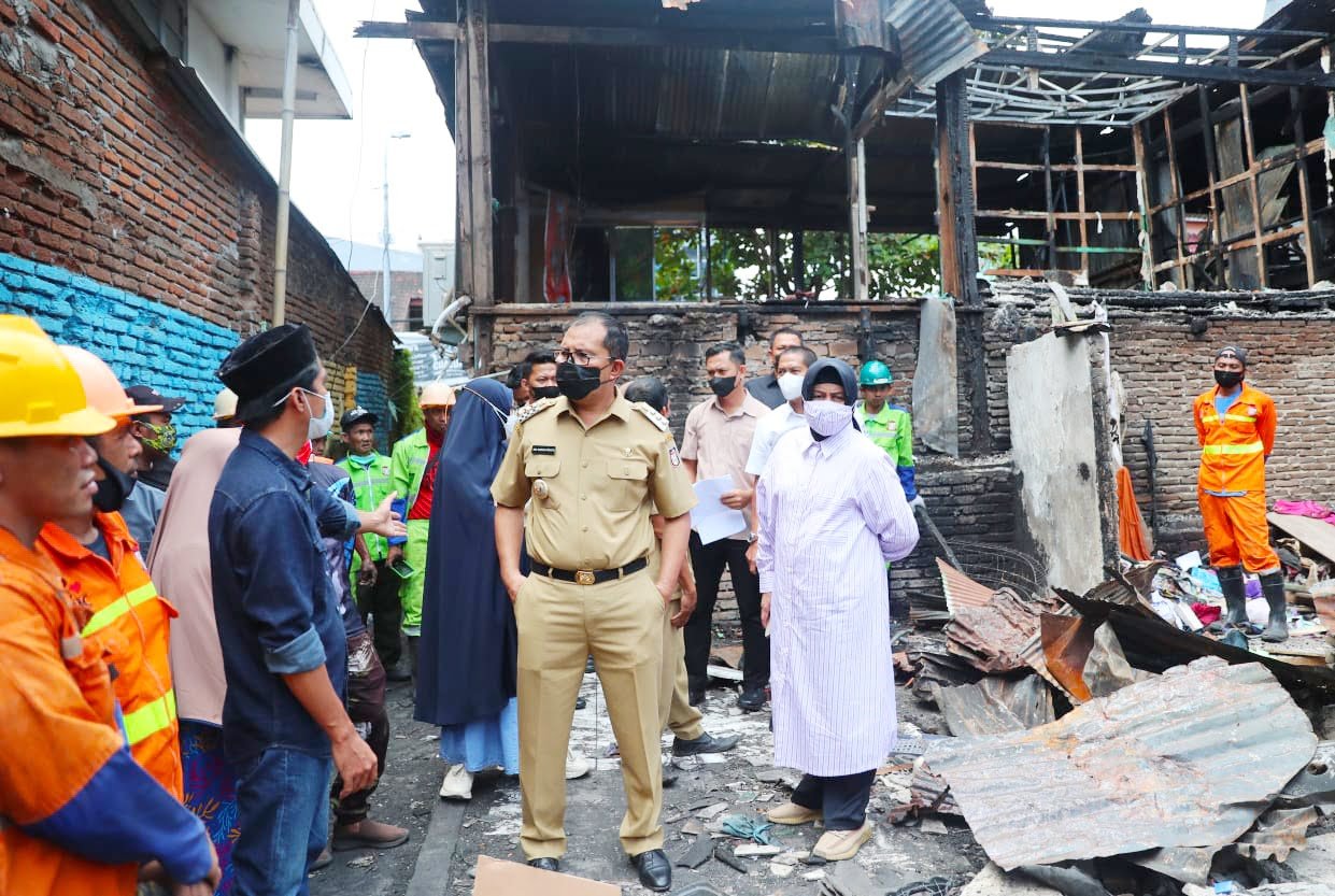 Danny Beri Dukungan Moril Untuk Korban Kebakaran Jalan Badak