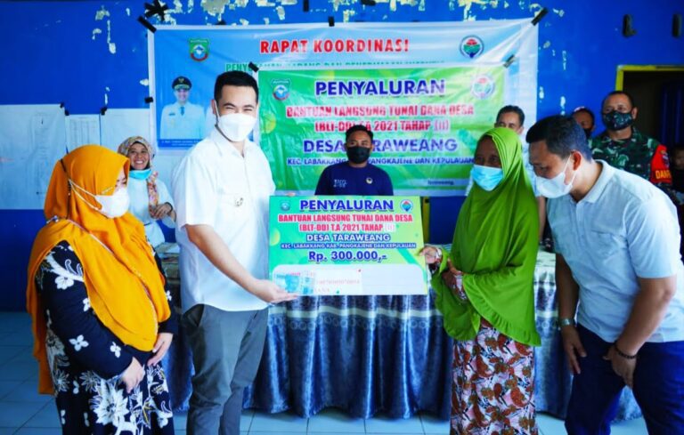 Bupati Pangkep Hadiri Penyerahan BLT-DD Tahap 2