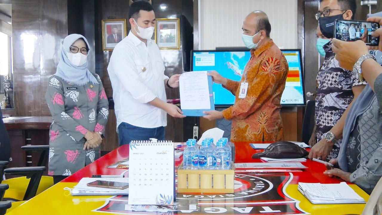 Pemkab Pangkep Terima Bantuan Mobil Dumlap dari Kemensos RI