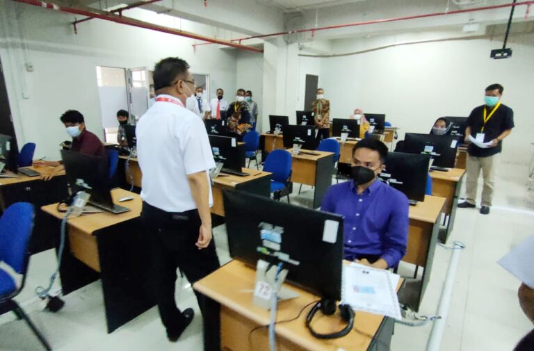 Proses UTBK SBMPTN Selesai, Rektor UNM: Juni Kita Umumkan yang Lulus 8 Proses UTBK SBMPTN Selesai, Rektor UNM: Juni Kita Umumkan yang Lulus