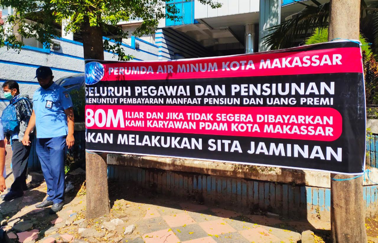 Karyawan PDAM Makassar Ancam Lapor ke APH Jika AJB Bumiputera Belum Kembalikan Dana Pensiun 2 Karyawan PDAM Makassar Ancam Lapor ke APH Jika AJB Bumiputera Belum Kembalikan Dana Pensiun