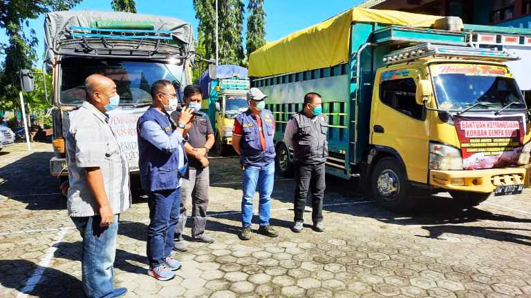 Kadisdik Sulsel Lepas 7 Truk Donasi Untuk Korban Gempa Sulbar