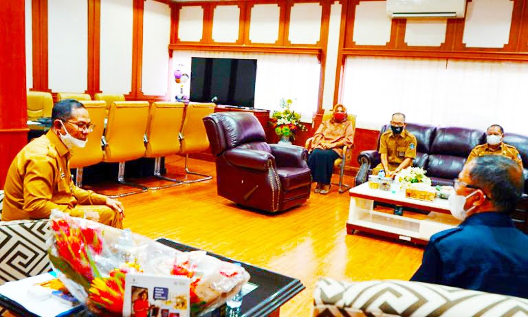Prof Jufri Ungkap Suka Duka Jadi Mahasiswa UT di Hadapan Direktur UT