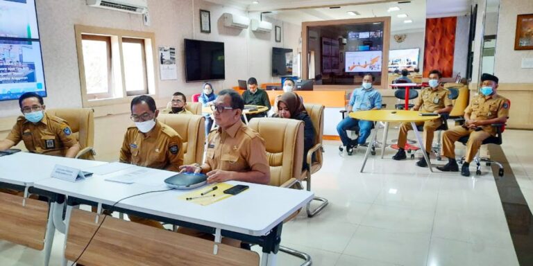Buka Sosialisasi Dana BOS Prof Jufri Sampaikan Pesan Khusus Plt Gubernur Sulsel 2 Buka Sosialisasi Dana BOS Prof Jufri Sampaikan Pesan Khusus Plt Gubernur Sulsel