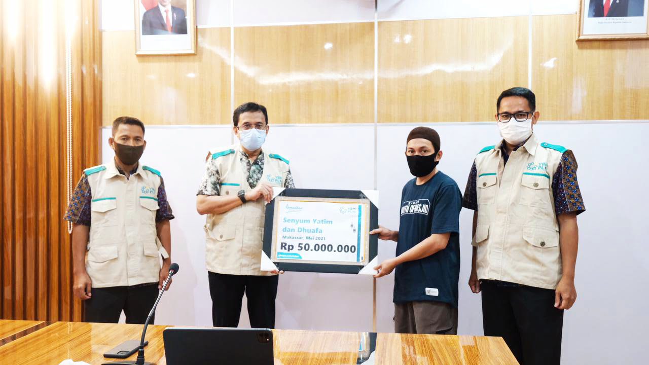 YBM PLN UIW Sulselrabar serahkan Bantuan dengan Total Rp170 Juta