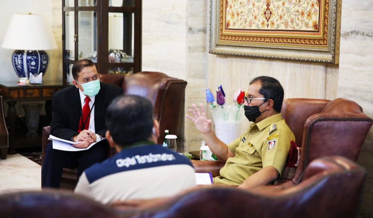 Panitia IIF 2021 London Undang Walikota Danny Paparkan Program PSEL Pada Investor Eropa