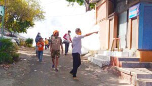 Antisipasi Penyebaran DBD, Kelurahan Biring Romang Fogging 9 Wilayah ORTnya Secara Swadaya