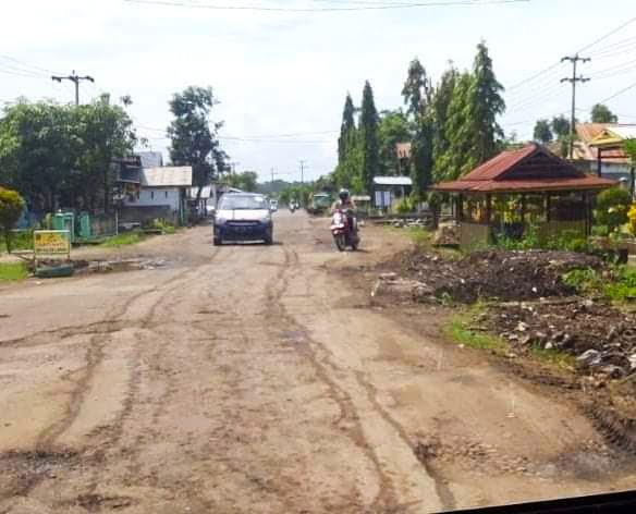 Sempat dikeluhkan, Masyarakat akhirnya Senang Jalan Cabenge sudah Dikerjakan