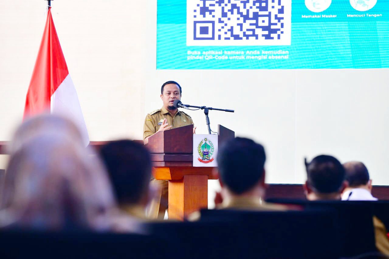 Provinsi Sulsel Raih Penghargaan Provinsi Ketahanan Pangan Terbaik 2018-2020 2 Pelaksana Tugas Gubernur Sulawesi Selatan, Andi Sudirman Sulaiman.