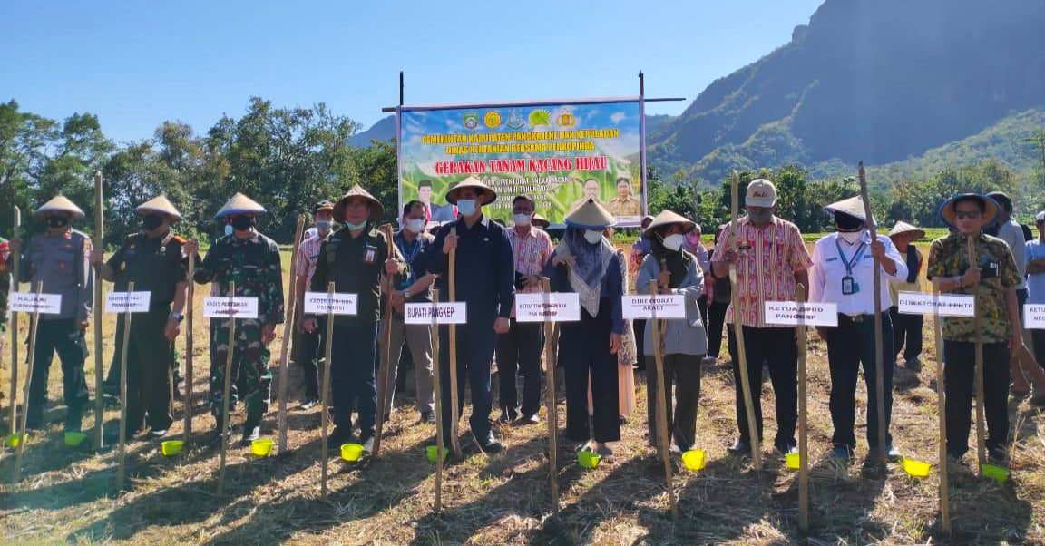 Menko PMK Dorong Pemberdayaan Petani Rumput Laut di Bulukumba