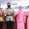 Kapolres Gowa Disambut dengan Pengalungan Bunga