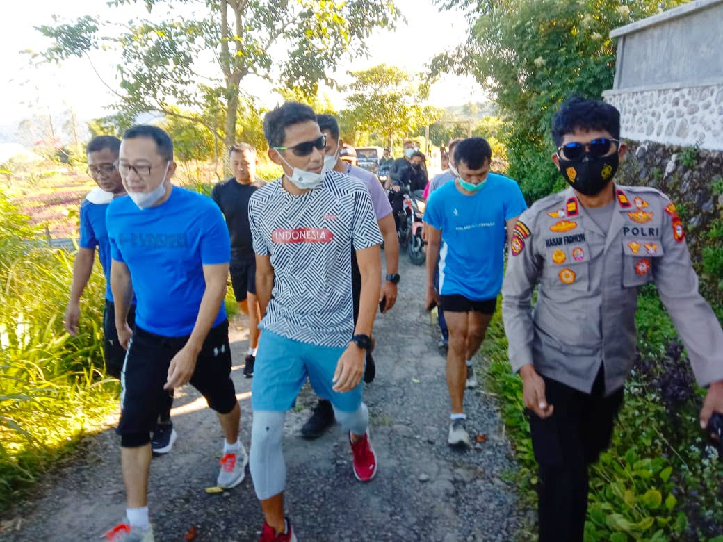 Kapolsek Tinggimoncong Dampingi Menparekraf RI Sandiaga Uno