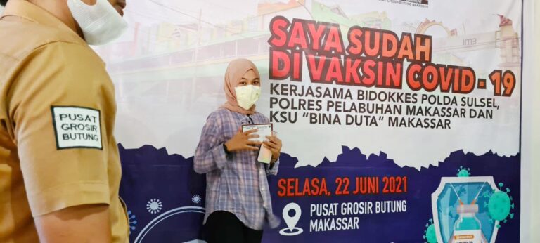 510 Peserta Vaksinasi Massal Covid-19 di Pusat Grosir Pasar Butung Makassar 6 510 Peserta Vaksinasi Massal Covid-19 di Pusat Grosir Pasar Butung Makassar
