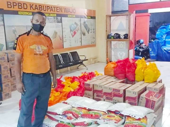 Plt Gubernur Sulsel Pastikan Bantuan Logistik Korban Banjir Bandang Tersalurkan 2 Plt Gubernur Sulsel Pastikan Bantuan Logistik Korban Banjir Bandang Tersalurkan