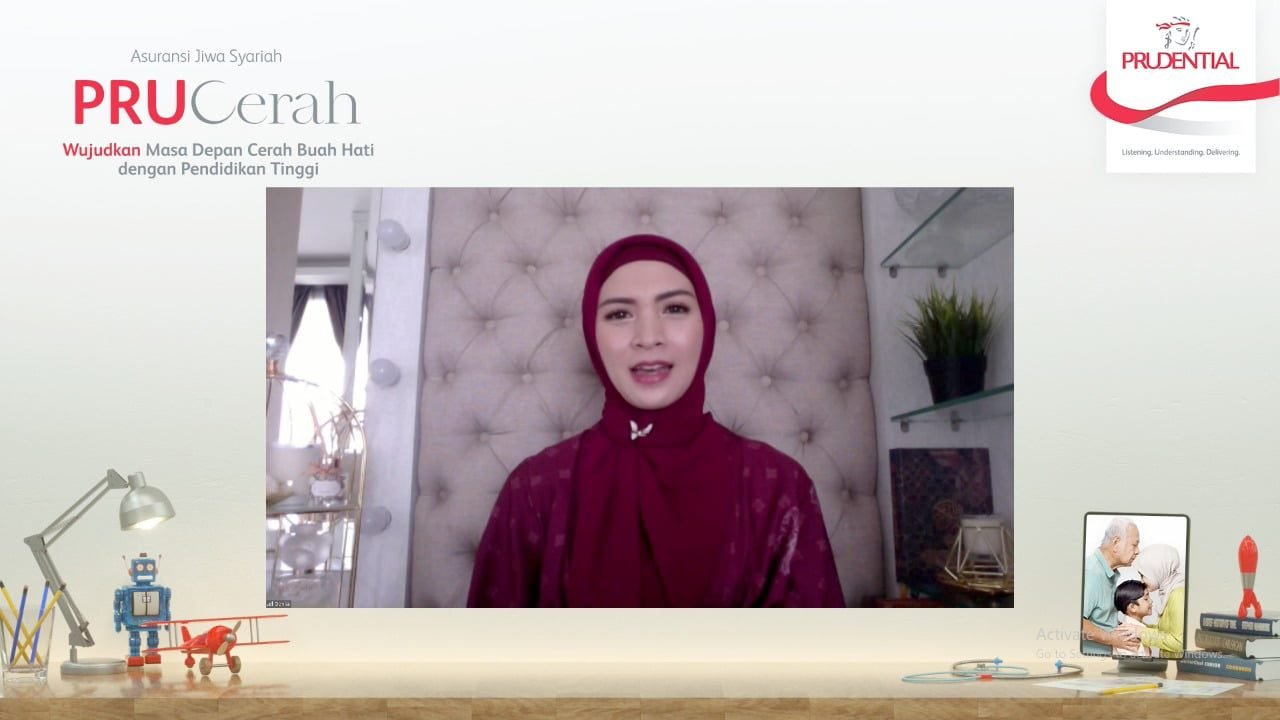 Para pembicara dalam peluncuran Asuransi Jiwa Syariah PRUCerah dari Prudential Indonesia