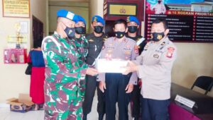 HUT Bhayangkara: Divisi 3 Kostrad Berikan Surprise Ulang Tahun Ke Polsek Bontomarannu