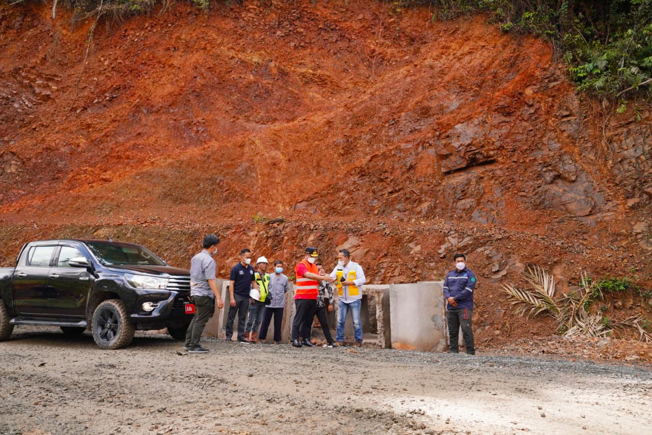 Tinjau Jalan Rintisan Palopo - Pantilang - Torut, Gubernur Sulsel komitmen pemerataan pembangunan di wilayah terisolir