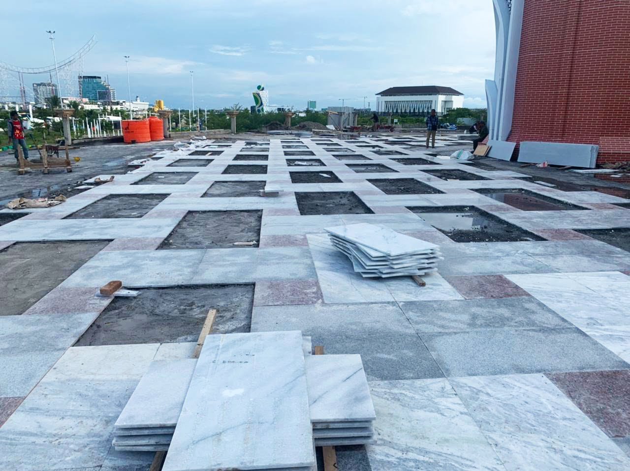 Plt Gubernur Sulsel Lanjutkan Pembangunan Masjid 99 Kubah