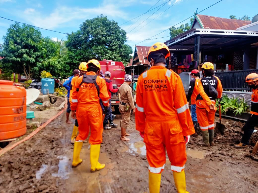 Dompet Dhuafa Sulsel Salurkan Bantuan Medis dan Logistik Untuk Penyintas Banjir Jeneponto