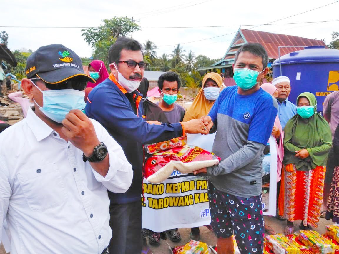 KKT Gowa Serahkan Bantuan Kepada Korban Bencana Banjir Jeneponto