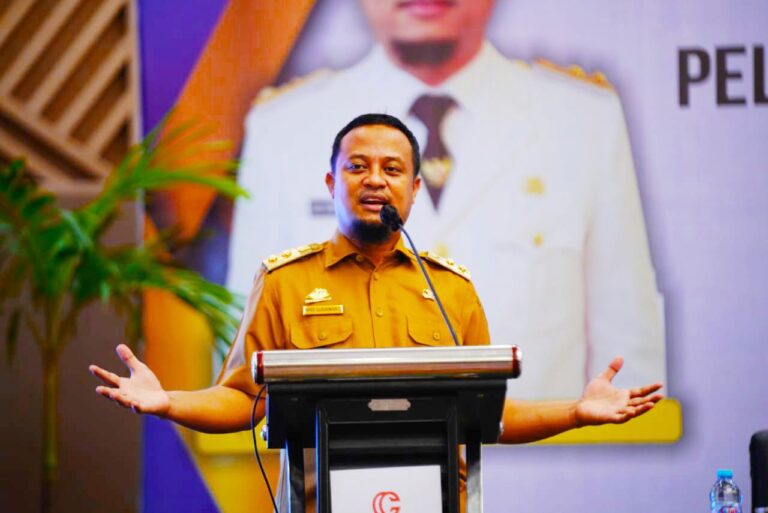 Sulsel berhasil Turunkan Angka Kemiskinan Tercepat Kedua secara Nasional 8 Andi Sudirman Sulaiman, Plt Gubernur Sulsel.
