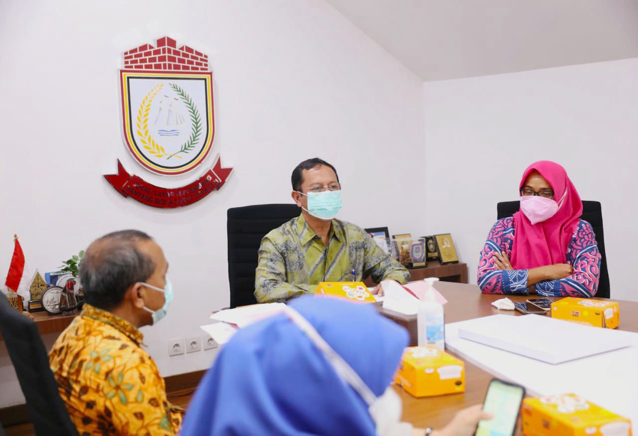 Sekda Makassar Bersama Kadis PPPA Hadiri Anugerah KPAI 2021