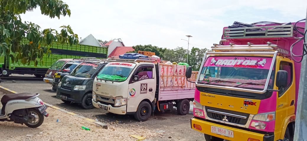 5 Hari Pasca Hari Raya Idul Adha, Ratusan Kendaraan Padati Pelabuhan Pamatata