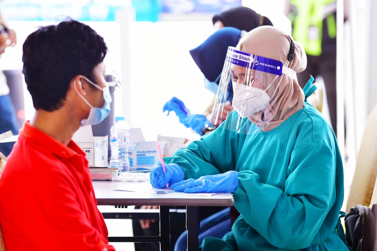 Sulsel Kebut Vaksinasi, Sehari Plt Gubernur Hadiri Dua Titik Vaksinasi Massal 2 Sulsel Kebut Vaksinasi, Sehari Plt Gubernur Hadiri Dua Titik Vaksinasi Massal
