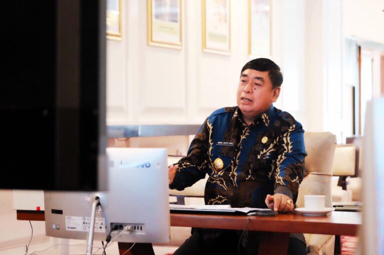 Abdul Hayat Laporkan Progres Penanganan Covid-19 di Sulsel ke Mendagri