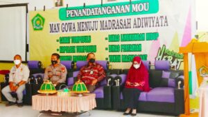 Kapolsek Tompobulu Polres Gowa Apresiasi Penerapan Prokes di MAN Malakaji