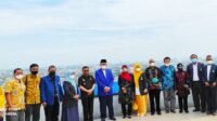 Tertarik Keindahan Makassar,  Bupati Majene Lihat dari Lantai 18 Kampus Unismuh Makassar