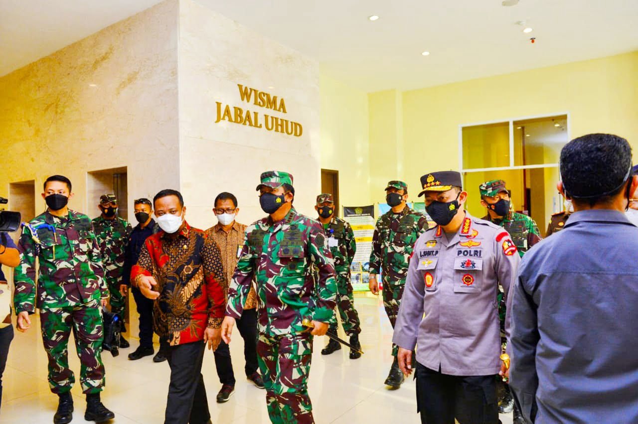 Didampingi Plt Gubernur, Panglima TNI dan Kapolri Tinjau FIT Asrama Haji