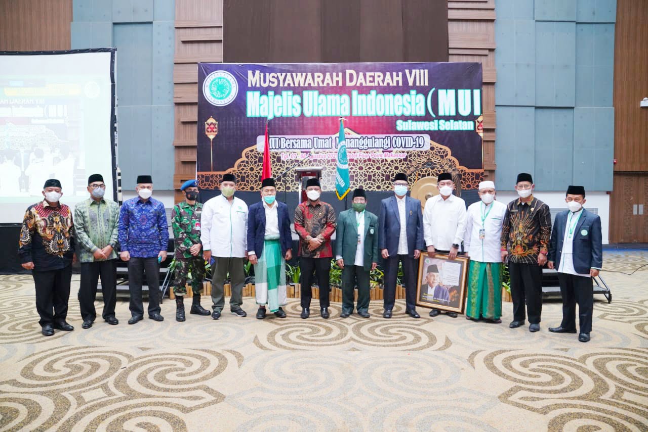 Buka Musda MUI, Plt Gubernur Sulsel Minta Dukungan Pemuka Agama dalam Syiar Vaksinasi & Pentingnya Prokes