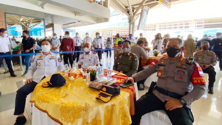 Dishub Sulsel Dukung Penuh Vaksinasi di Bandara Hasanuddin 7 Dishub Sulsel Dukung Penuh Vaksinasi di Bandara Hasanuddin