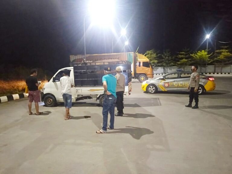 Personil Polsek Bontonompo Tingkatkan Patroli Blue Light 7 Personil Polsek Bontonompo Tingkatkan Patroli Blue Light