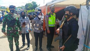 Pantau PPKM Makassar-Maros, Dishub Sulsel & Tim Patroli Terpadu juga Bagi Sembako