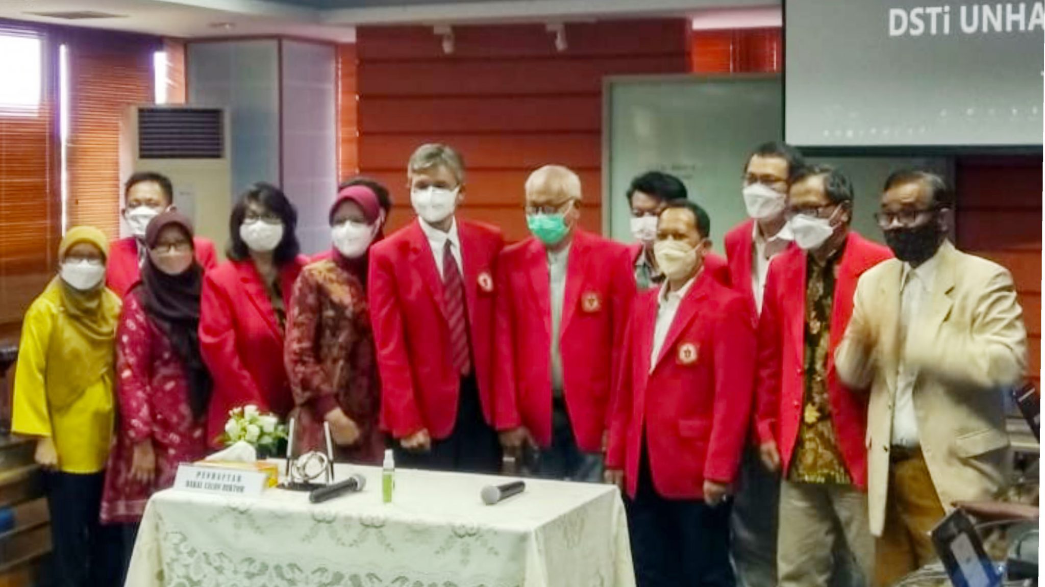 Prof Sumbang Baja Mendaftar Bacarek Unhas