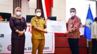 PLN Beri Bantuan 1.000 Paket Sembako bagi Warga Terdampak Covid-19 di Sulsel