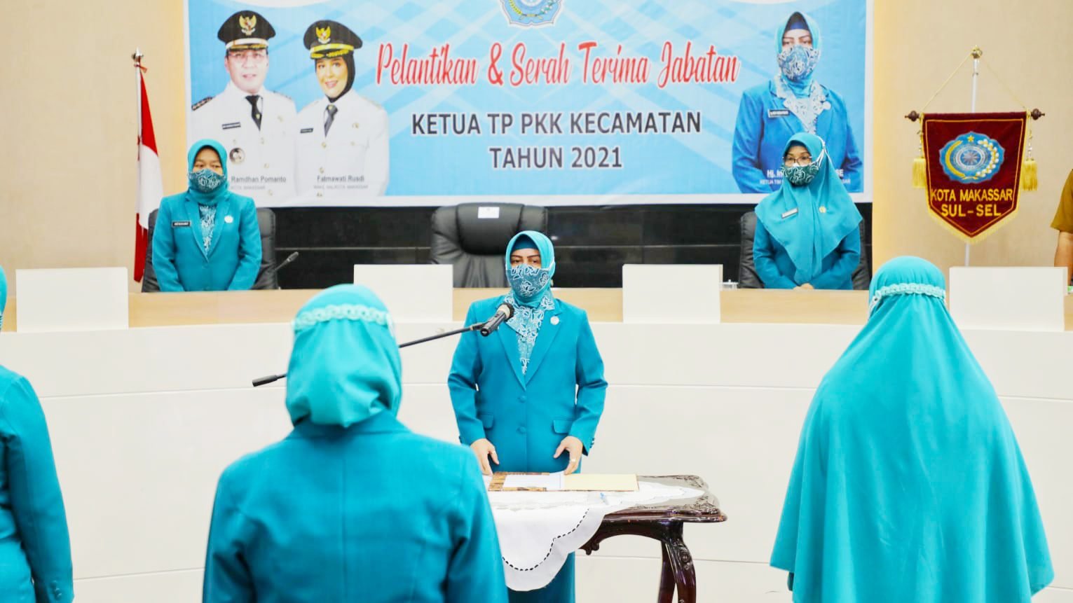 Lantik dan Serah Terima Jabatan 14 Ketua TP PKK Kecamatan, Ini Pesan Indira Yusuf Ismail