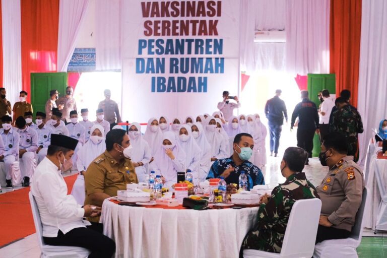 pelaksanaan Vaksinasi Merdeka di Pondok Pesantren Darul Ulum Kabupaten Maros