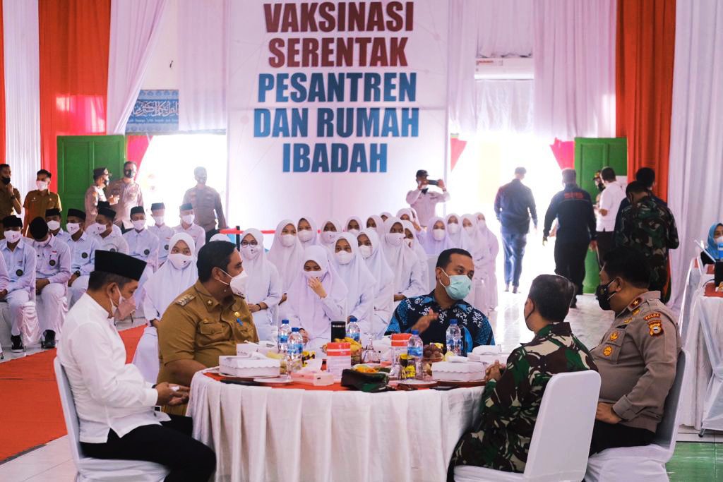 pelaksanaan Vaksinasi Merdeka di Pondok Pesantren Darul Ulum Kabupaten Maros