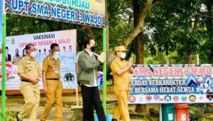 Didampingi Plt Gubernur Sulsel, Presiden tinjau Vaksinasi Pelajar di SMAN 3 Wajo