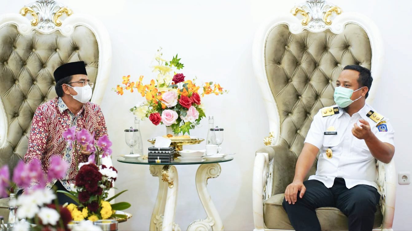 Terima Kakanwil Kemenag Sulsel, Plt Gubernur Sulsel Dukung Penuh Percepatan Vaksinasi Santri 