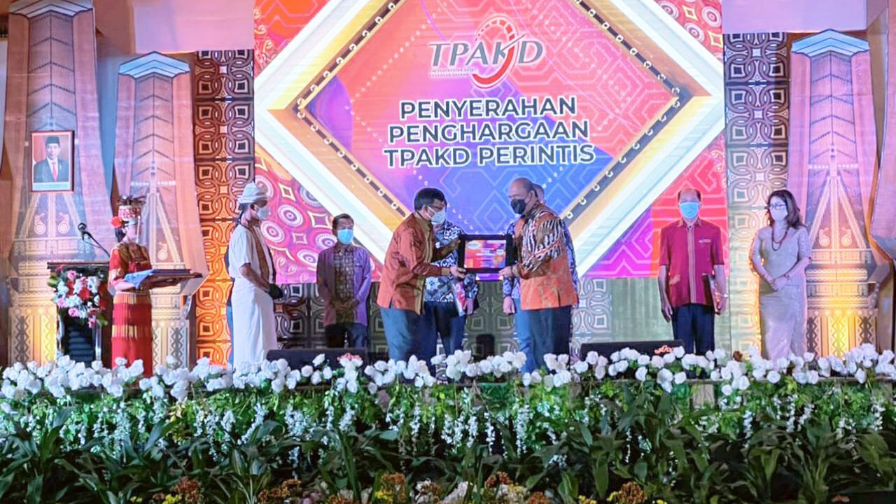 Raih Penghargaan TPKAD Award 2021, Pemkot Makassar Sinergi Bersama Perbankan
