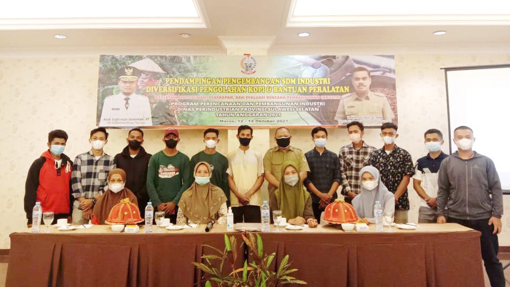 Dinas Perindustrian Sulsel Beri Pendampingan Pengembangan SDM Hingga Bantuan Alat Produksi Kopi untuk IKM di Maros