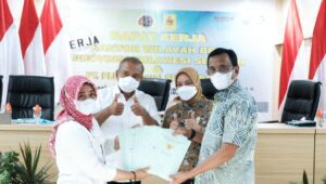 Amankan Aset Negara, PLN Terima 118 Sertifikat dari BPN Sulsel