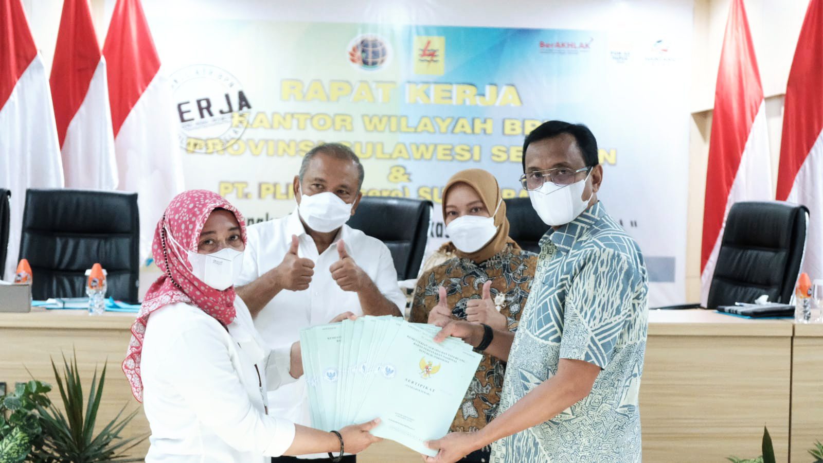 Amankan Aset Negara, PLN Terima 118 Sertifikat dari BPN Sulsel