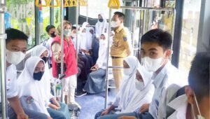 Kebut Vaksinasi, Mobile Vaccinator Sasar 1.150 Pelajar di Maros